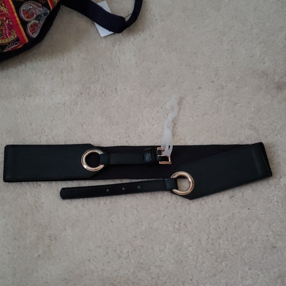 NWT L/XL NY&CO black stretch belt